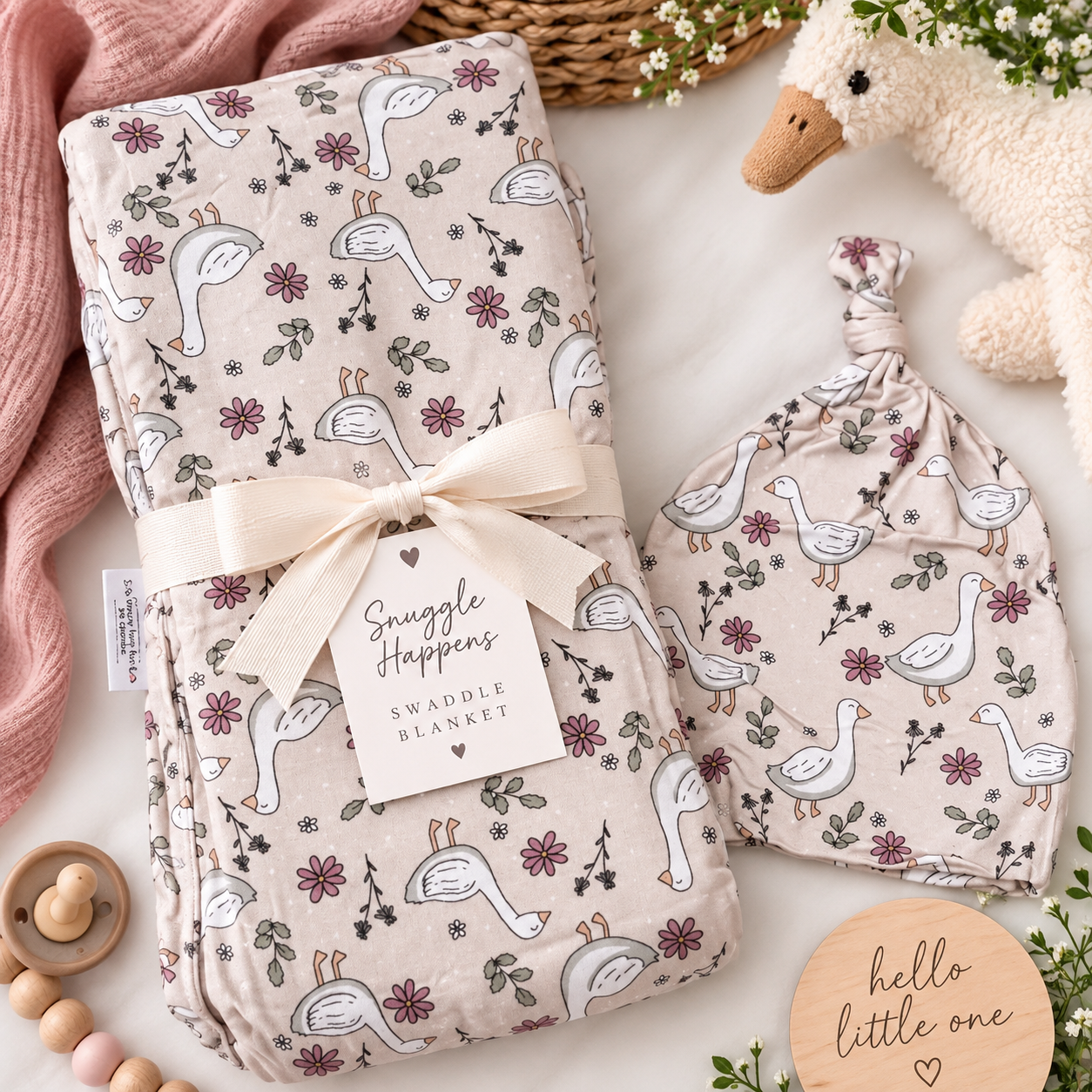 Sweet Goose Swaddle & Cap Set