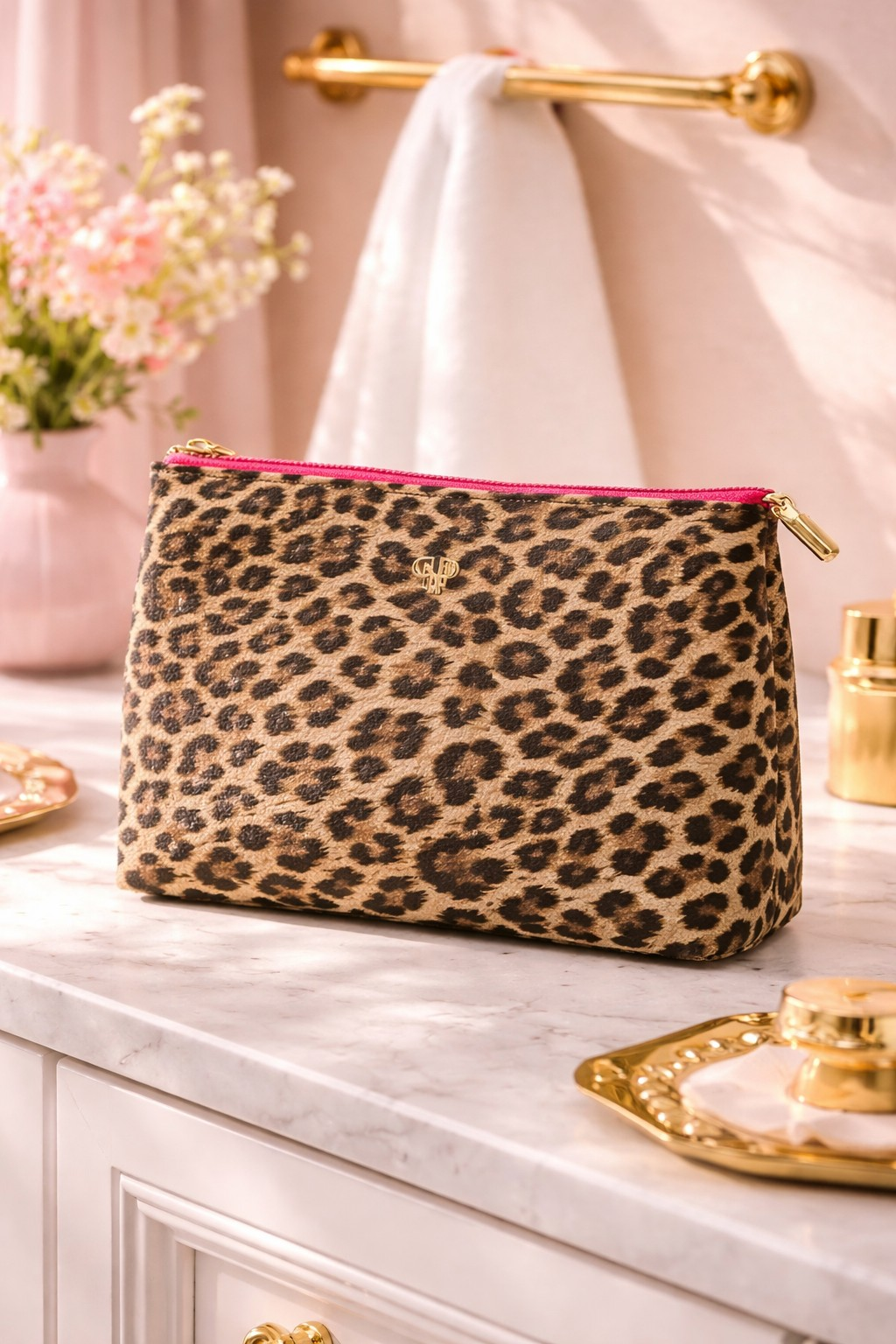 Fierce Leopard Everyday Sleek Bag