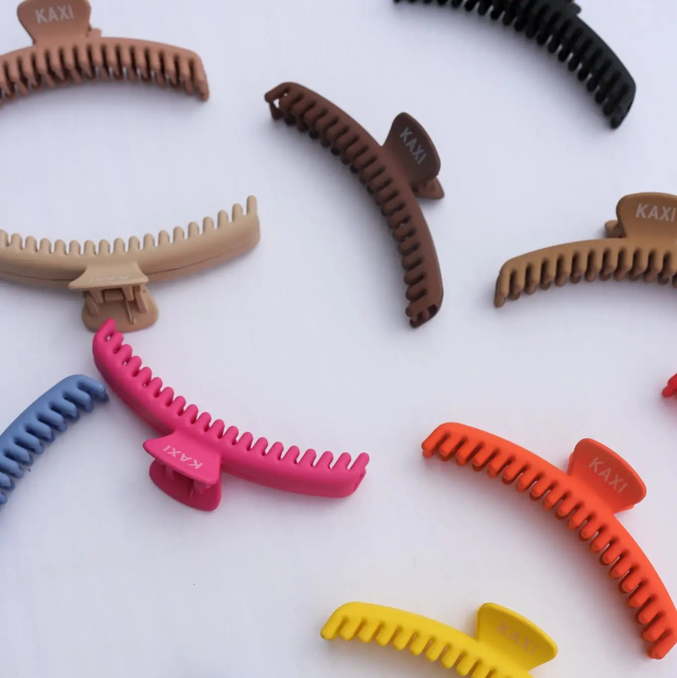 Matte Middi Hold Everything Claw | Kaxi